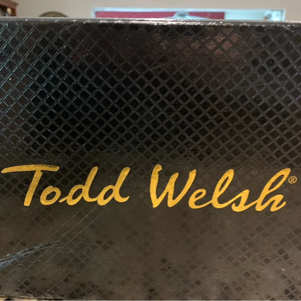 Todd Welsh Cognac Brown 101/2 loafers with Gold Hardware - Picture 7 of 7